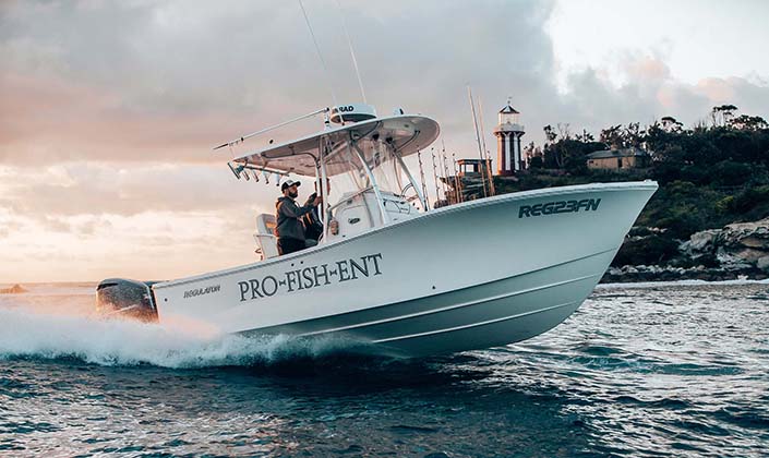 simrad-halo-white-boat-720.jpg